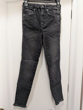 Women’s Black Washed Jegging Jeans Inseam 26 1/2" With Fringed Ankle